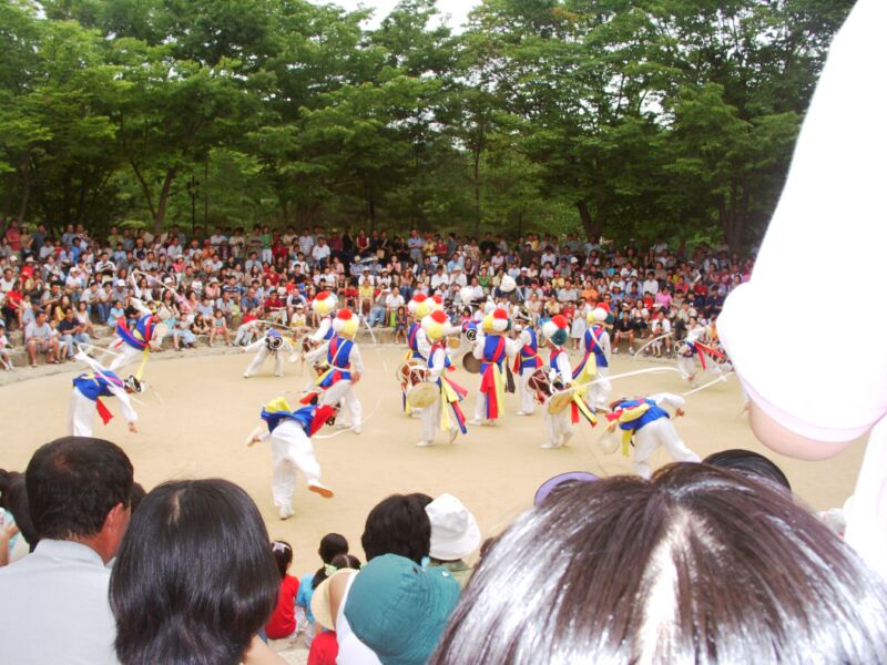 folkvillagedancing.jpg
