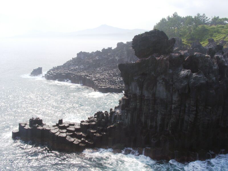 jejulavacoast.jpg